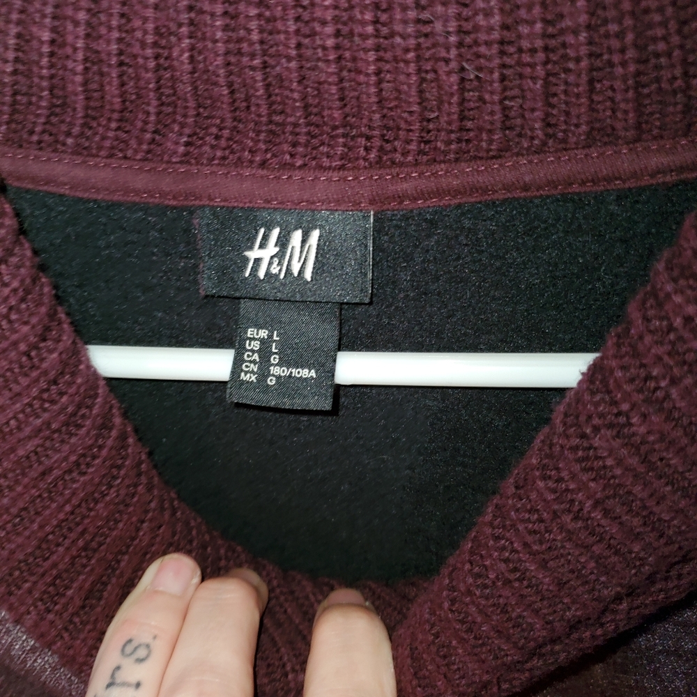 H&M Sweater - Picture 3 of 3